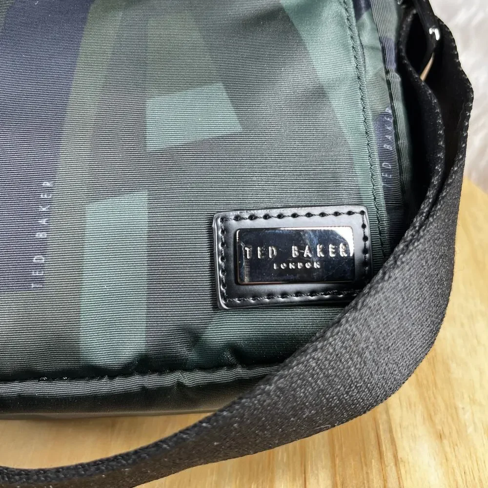 TED BAKER London Signle Camo Crossbody Messenger Bag Mens/Womens In Olive Travel
